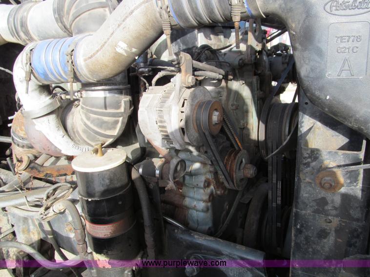 image for item D3088 1995 Peterbilt 379 semi truck