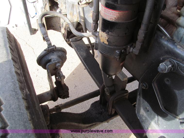 image for item D3088 1995 Peterbilt 379 semi truck