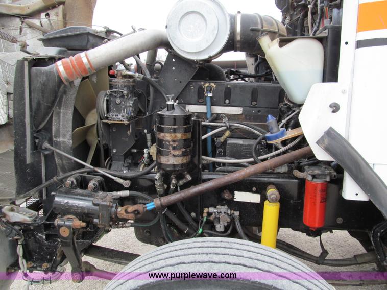 image for item D3099 1994 Kenworth T800 semi truck