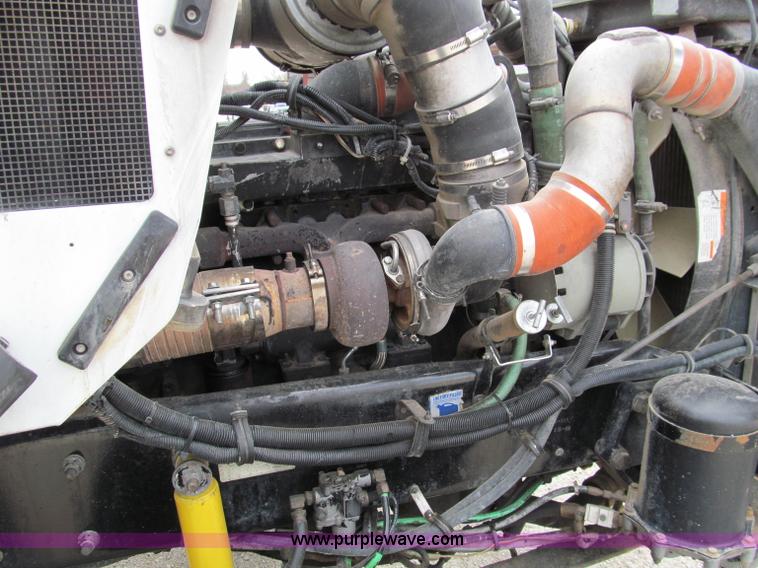 image for item D3099 1994 Kenworth T800 semi truck