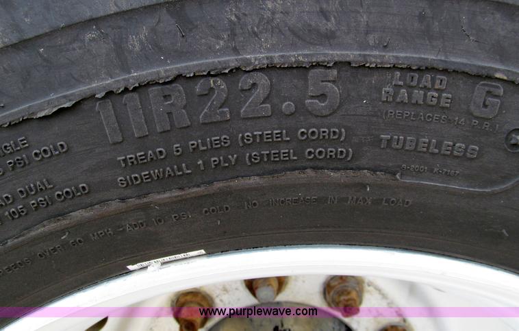 image for item D3099 1994 Kenworth T800 semi truck