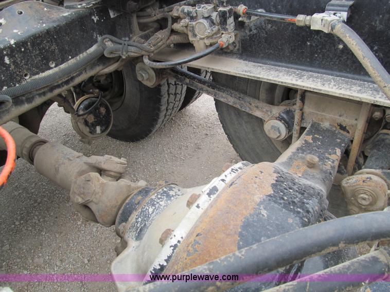 image for item D3099 1994 Kenworth T800 semi truck