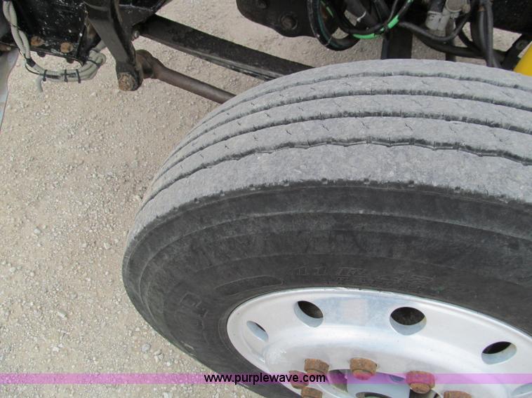 image for item D3099 1994 Kenworth T800 semi truck