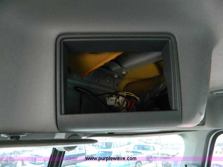 image for item D8866 2004 Freightliner Columbia semi truck