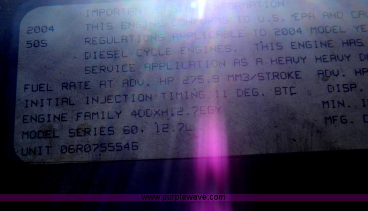 image for item D8866 2004 Freightliner Columbia semi truck