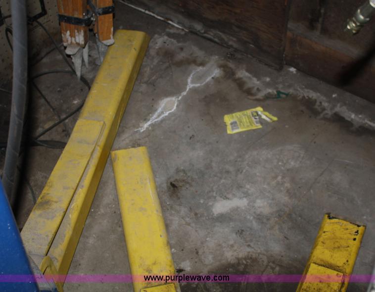 image for item A6950 Rotary lift