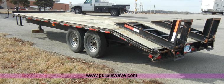 image for item C4102 2007 Kaufman 20' dual axle trailer