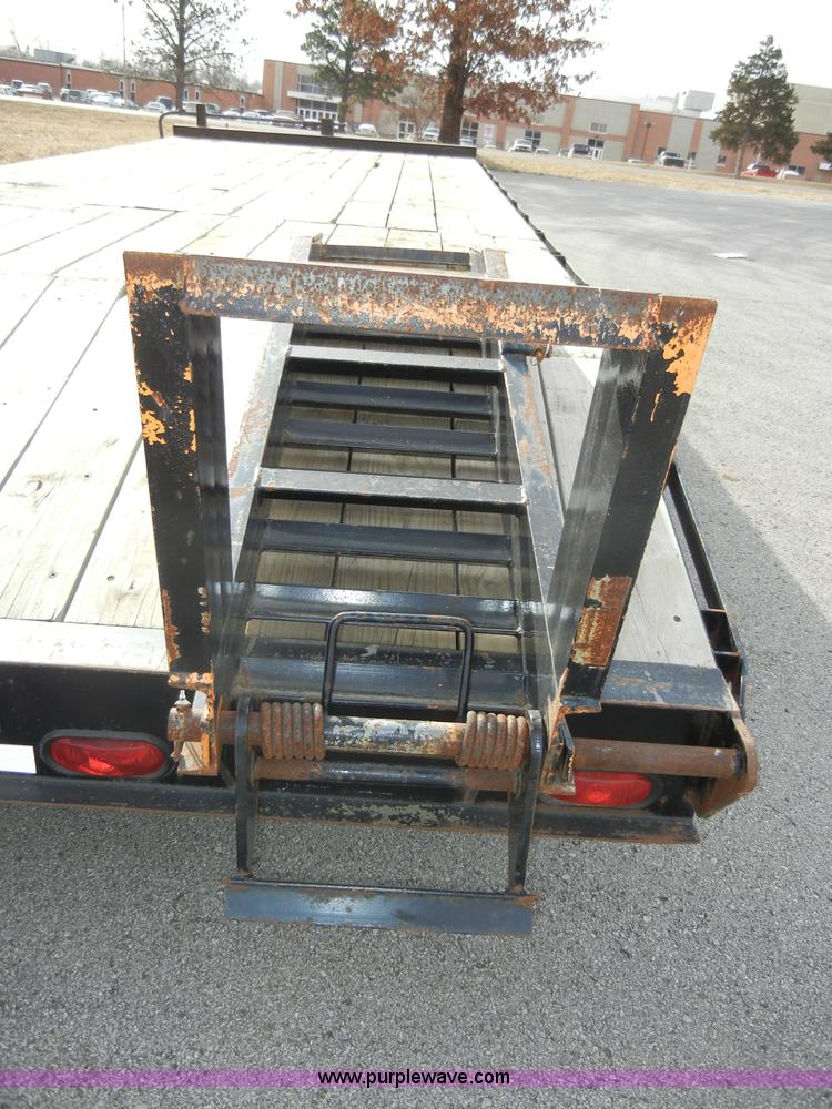 image for item C4102 2007 Kaufman 20' dual axle trailer