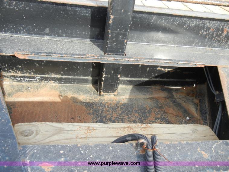 image for item C4102 2007 Kaufman 20' dual axle trailer