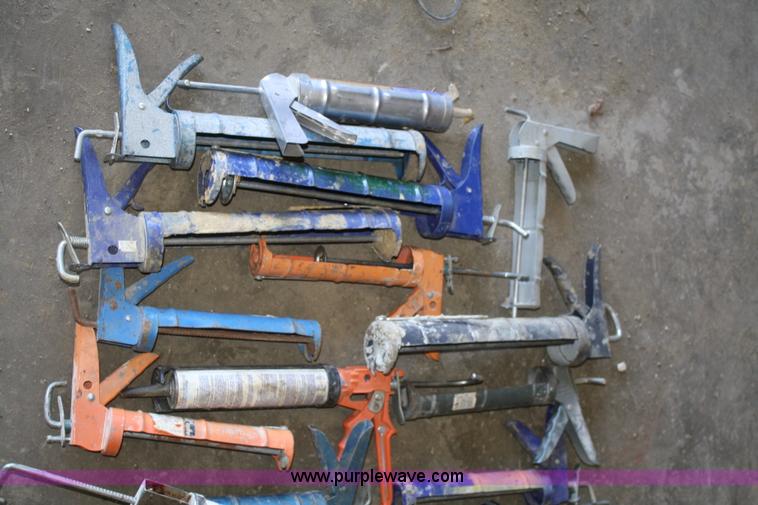image for item H9718 (20) assorted caulking guns