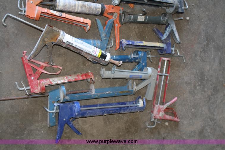 image for item H9718 (20) assorted caulking guns