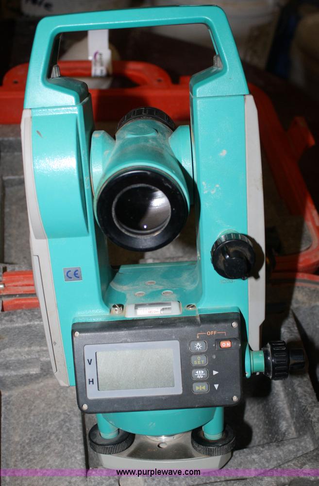 image for item H9740 Sokkia DT610 digital theodolite