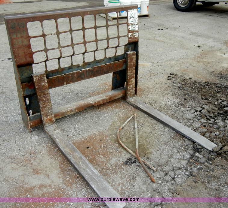 image for item J9411 Pallet forks