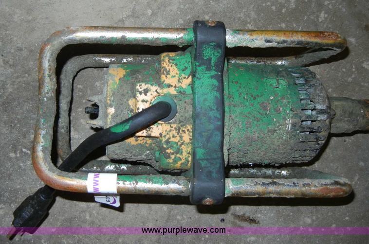 image for item J9421 Concrete vibrator
