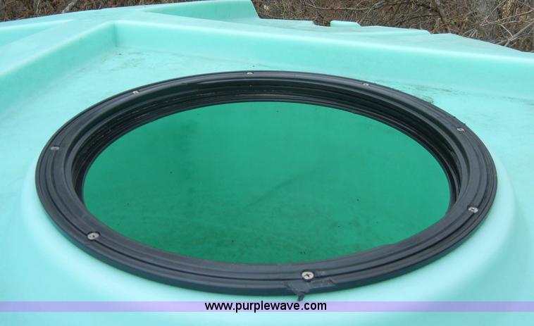 image for item J9435 1,500 gallon vertical water tank