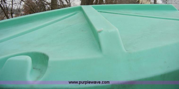 image for item J9435 1,500 gallon vertical water tank