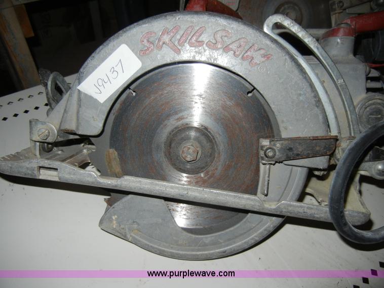 image for item J9437 (2) Skilsaw Mag 77 circular saw