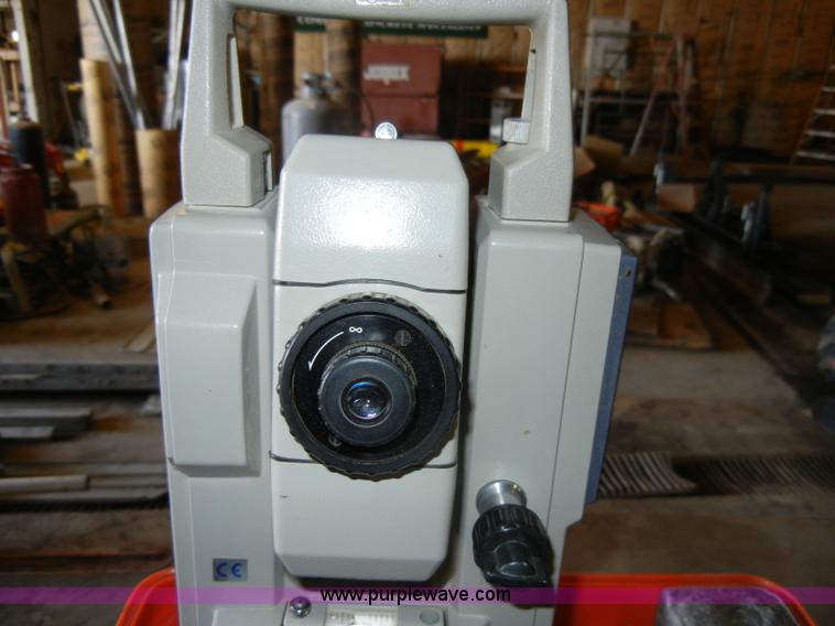 image for item J9475 Sokkia SET5F laser