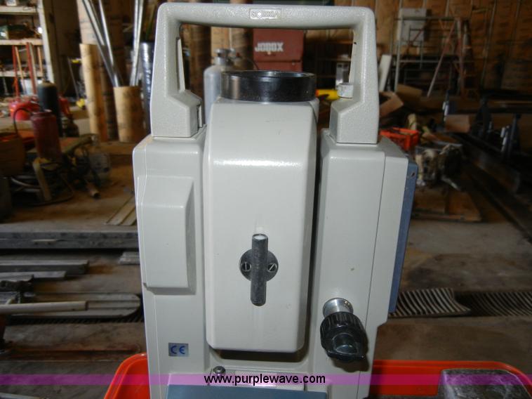 image for item J9475 Sokkia SET5F laser