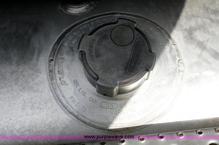 image for item A4942 2005 Freightliner FLD120SD semi truck