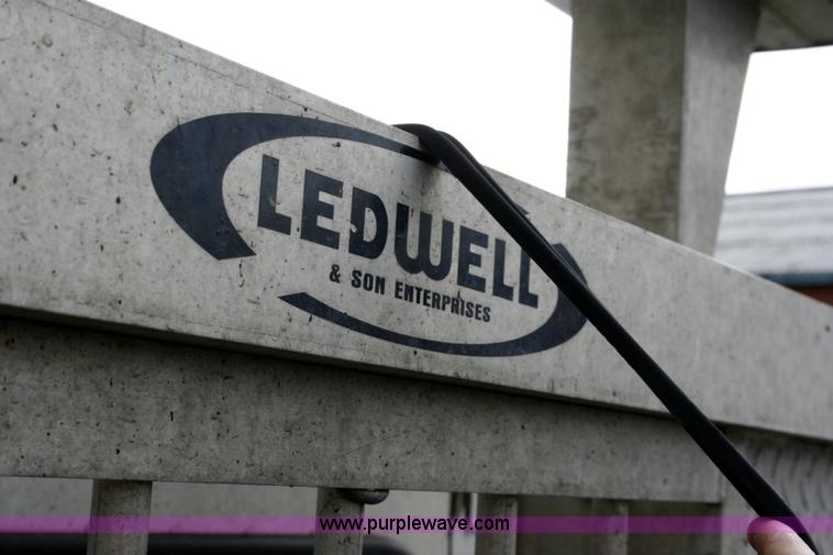 image for item A4942 2005 Freightliner FLD120SD semi truck