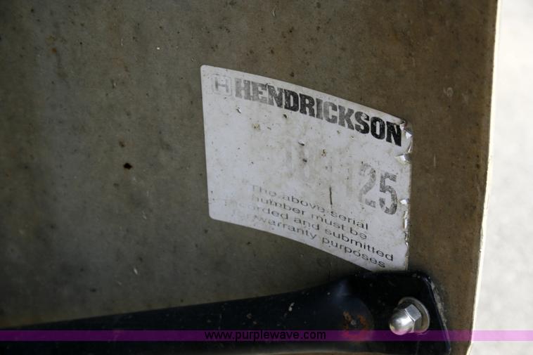 image for item A4942 2005 Freightliner FLD120SD semi truck