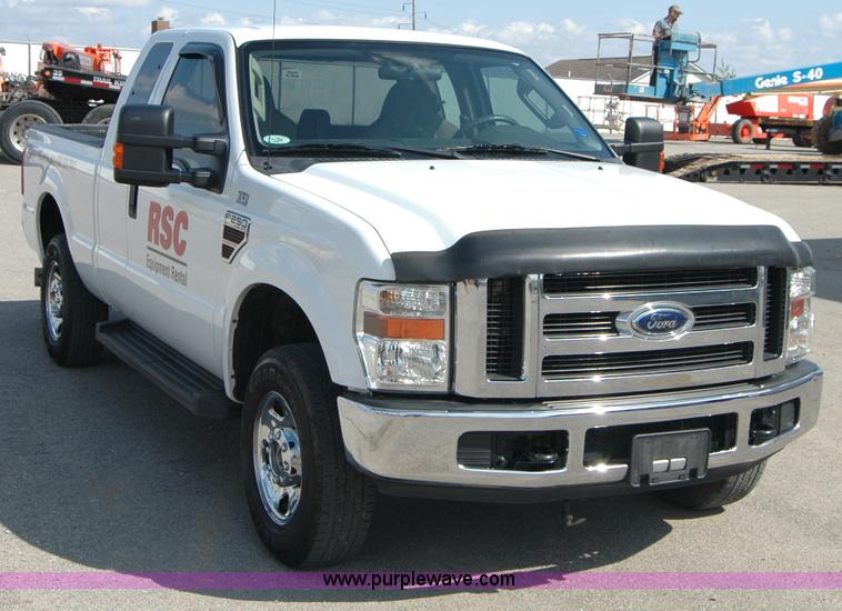 image for item A4945 2008 Ford F250 XLT Super Duty supercab pickup truck