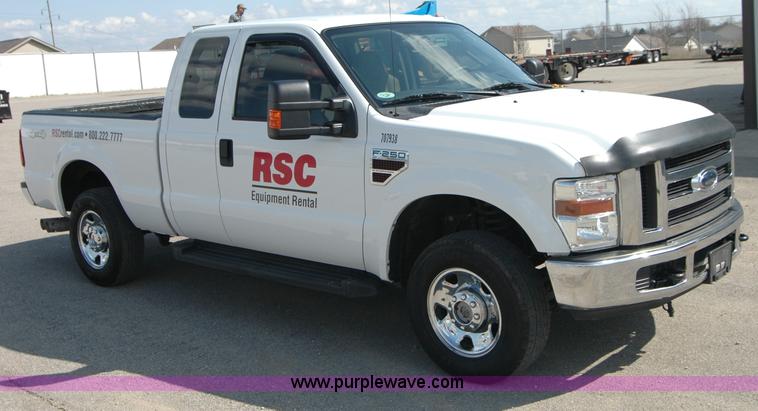 image for item A4945 2008 Ford F250 XLT Super Duty supercab pickup truck