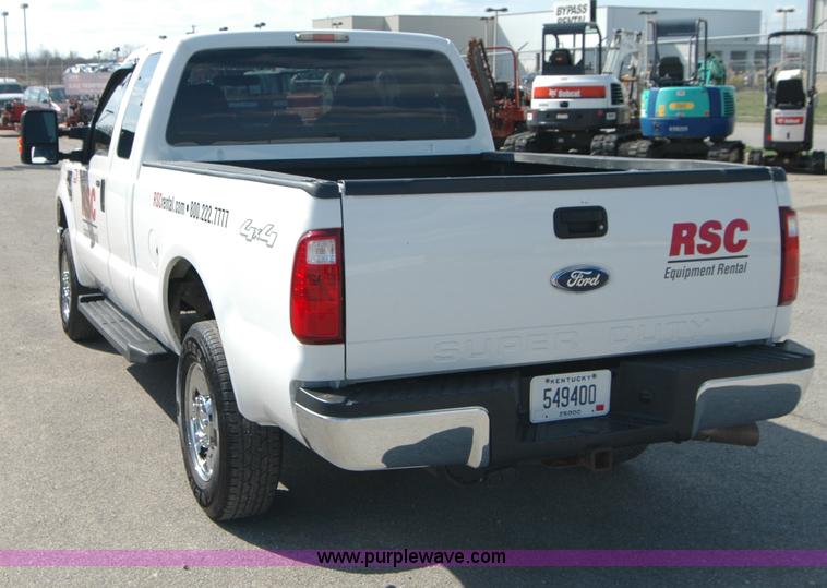 image for item A4945 2008 Ford F250 XLT Super Duty supercab pickup truck