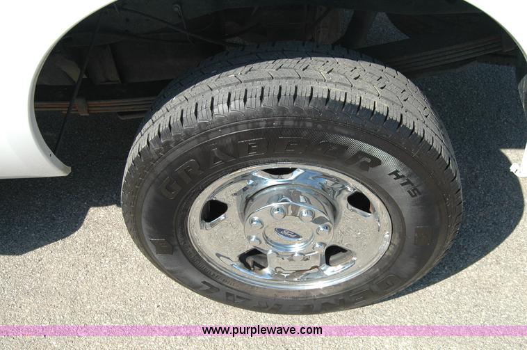 image for item A4945 2008 Ford F250 XLT Super Duty supercab pickup truck