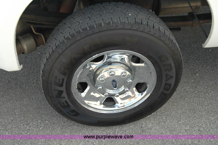 image for item A4945 2008 Ford F250 XLT Super Duty supercab pickup truck