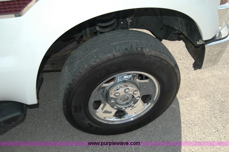 image for item A4945 2008 Ford F250 XLT Super Duty supercab pickup truck