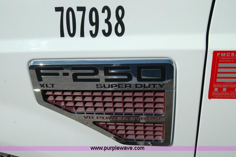 image for item A4945 2008 Ford F250 XLT Super Duty supercab pickup truck