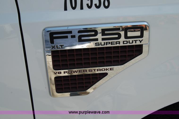 image for item A4945 2008 Ford F250 XLT Super Duty supercab pickup truck