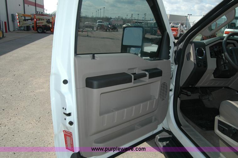 image for item A4945 2008 Ford F250 XLT Super Duty supercab pickup truck