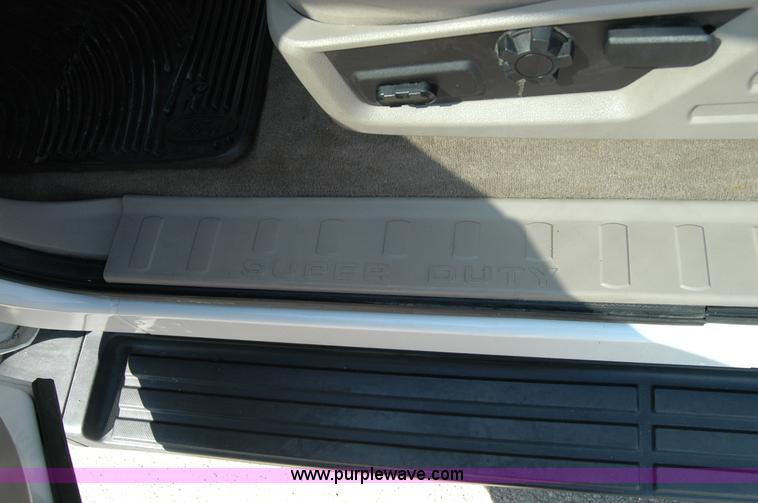 image for item A4945 2008 Ford F250 XLT Super Duty supercab pickup truck