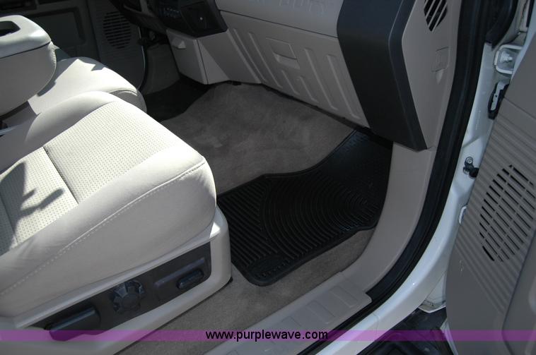 image for item A4945 2008 Ford F250 XLT Super Duty supercab pickup truck