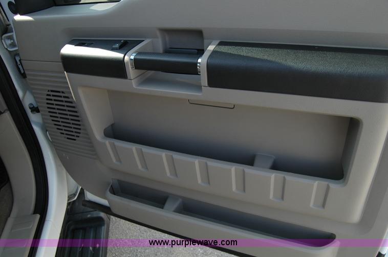 image for item A4945 2008 Ford F250 XLT Super Duty supercab pickup truck