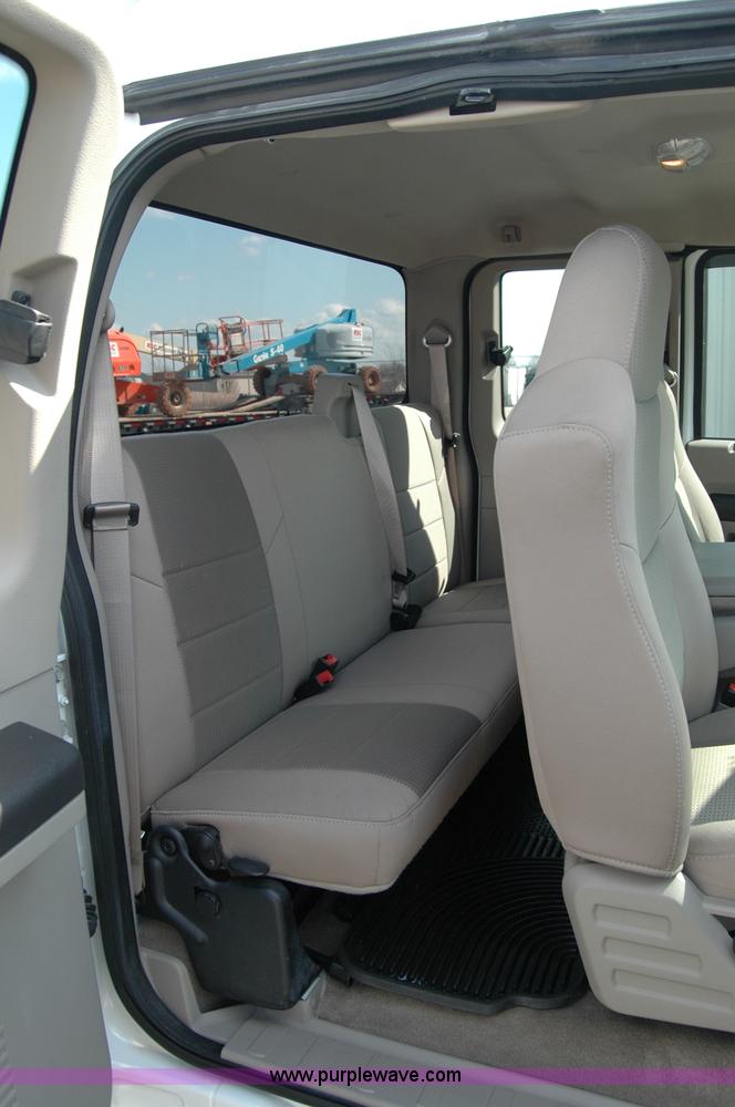 image for item A4945 2008 Ford F250 XLT Super Duty supercab pickup truck