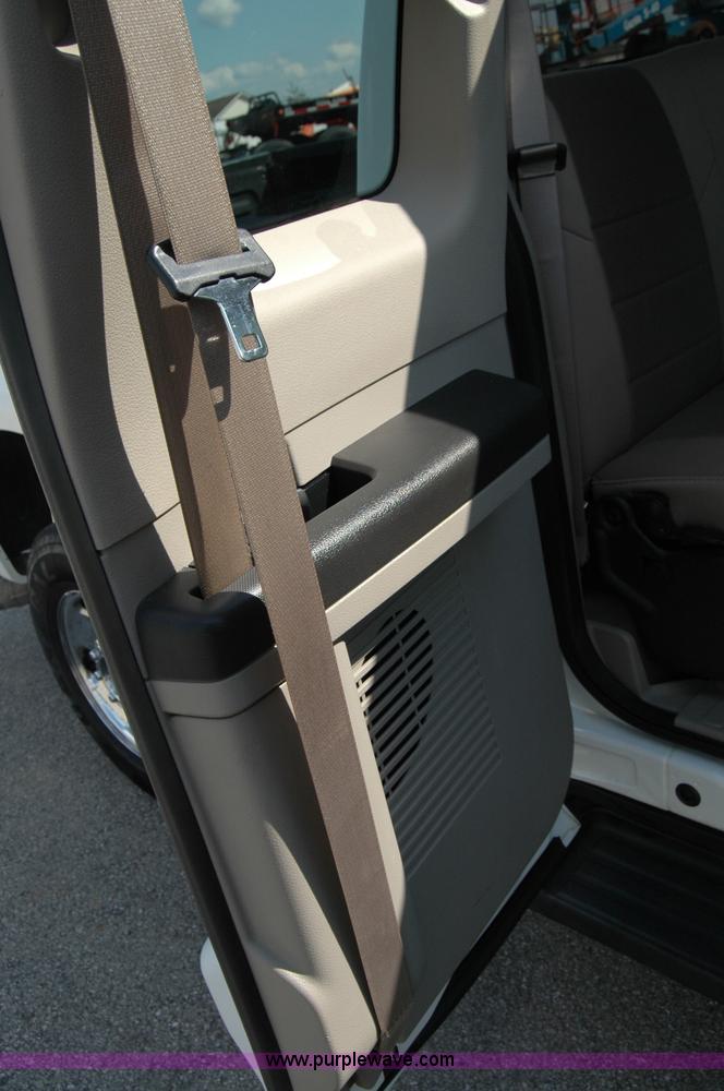 image for item A4945 2008 Ford F250 XLT Super Duty supercab pickup truck