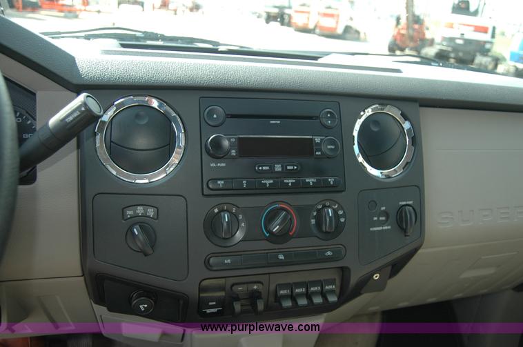 image for item A4945 2008 Ford F250 XLT Super Duty supercab pickup truck