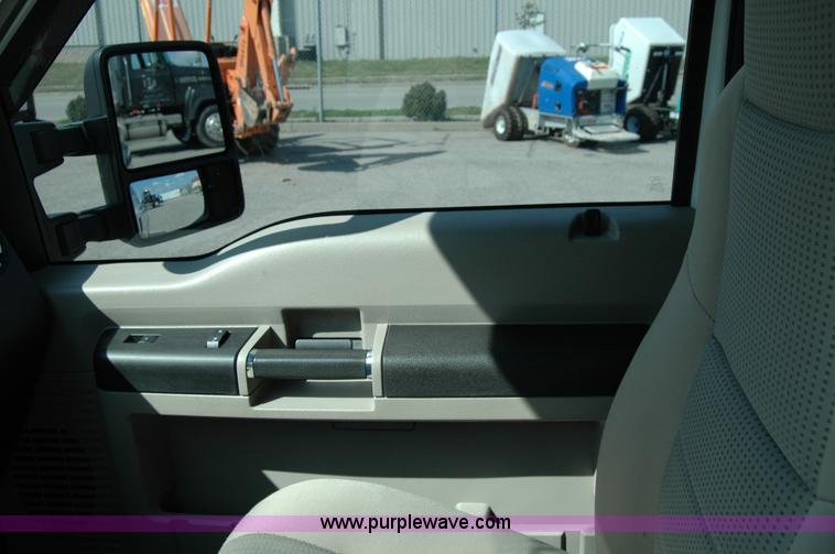 image for item A4945 2008 Ford F250 XLT Super Duty supercab pickup truck