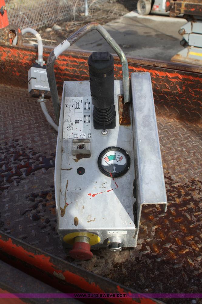 image for item A6812 2005 Skyjack SJIII 3219 scissor lift