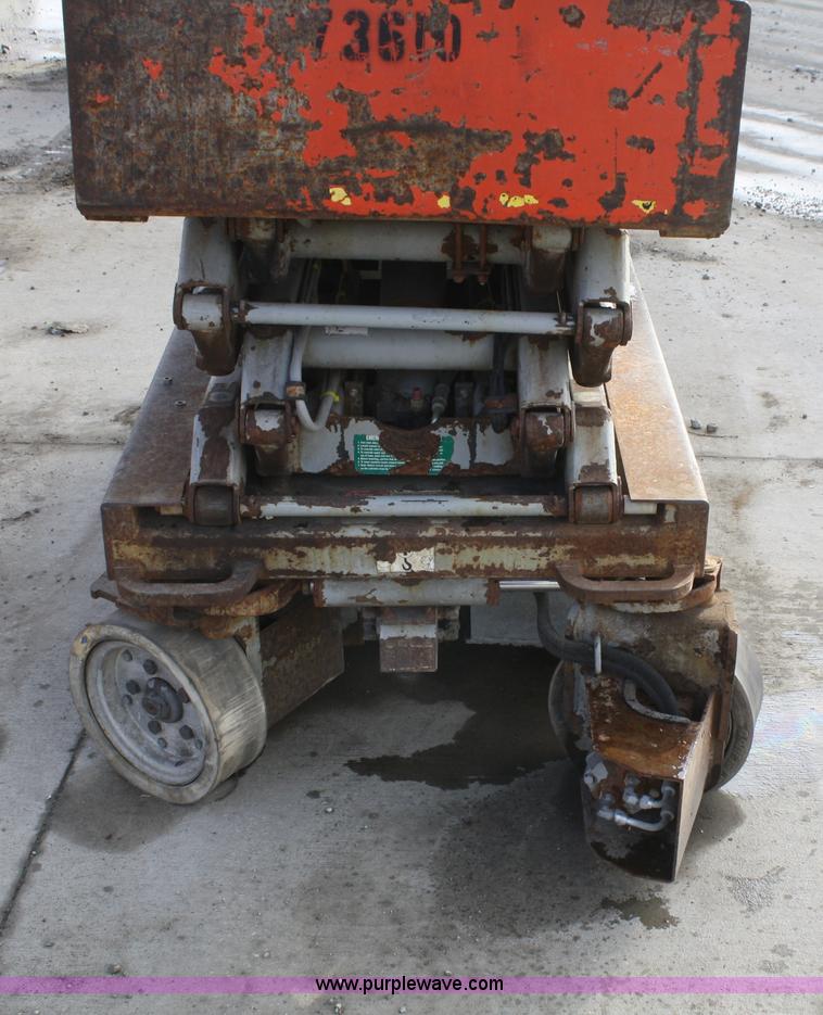 image for item A6812 2005 Skyjack SJIII 3219 scissor lift