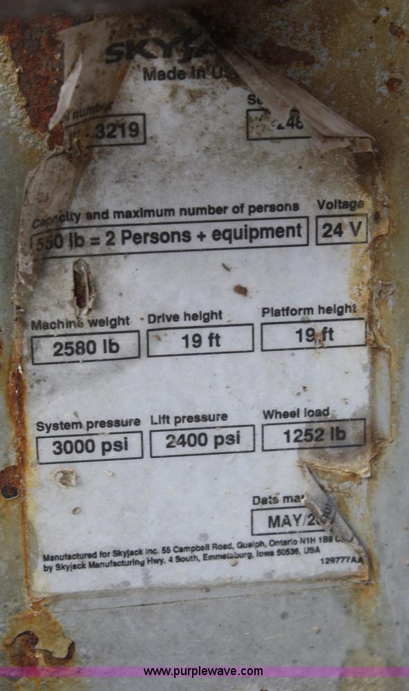 image for item A6812 2005 Skyjack SJIII 3219 scissor lift