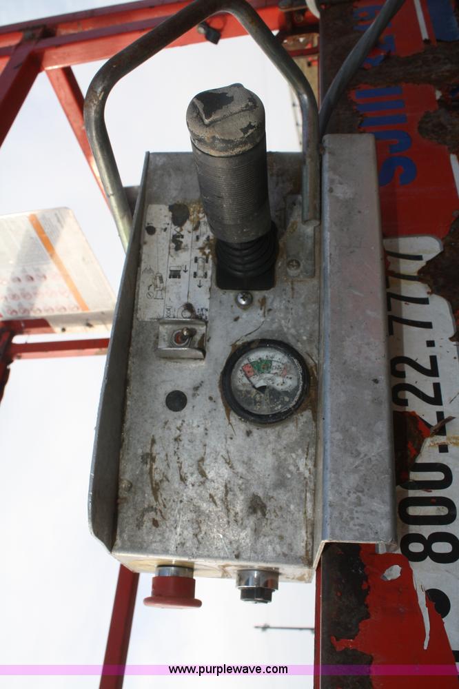 image for item A6813 2006 Skyjack SJIII 3219 scissor lift