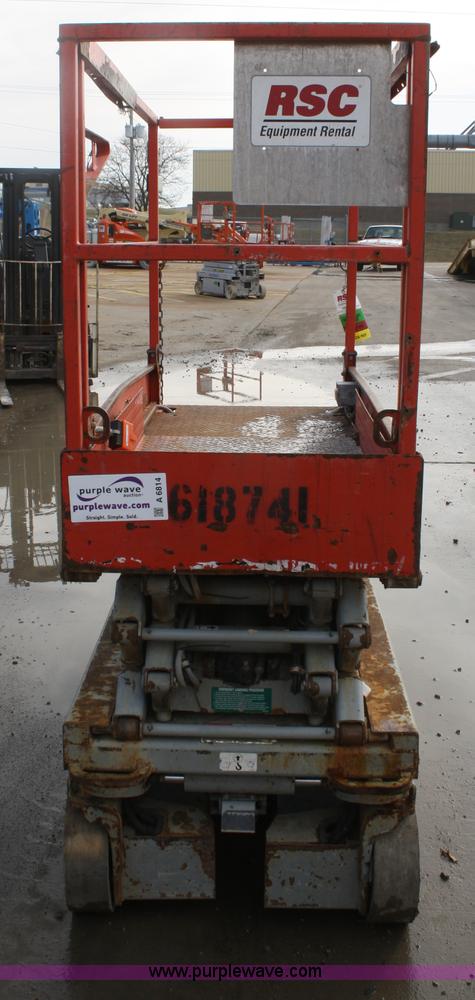 image for item A6814 2006 Skyjack SJIII 3219 scissor lift