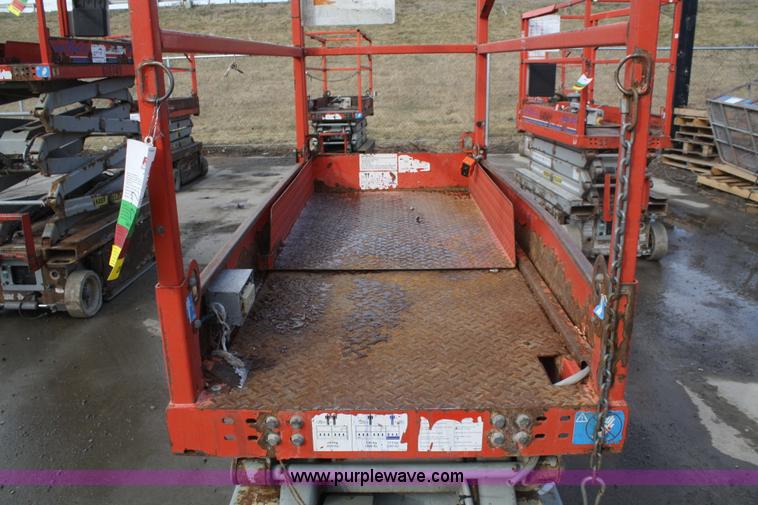 image for item A6814 2006 Skyjack SJIII 3219 scissor lift