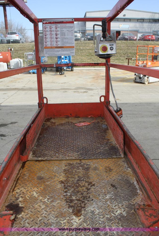 image for item A6817 2005 Skyjack SJIII 3219 scissor lift