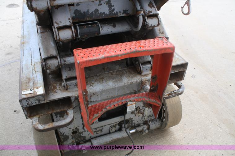 image for item A6817 2005 Skyjack SJIII 3219 scissor lift